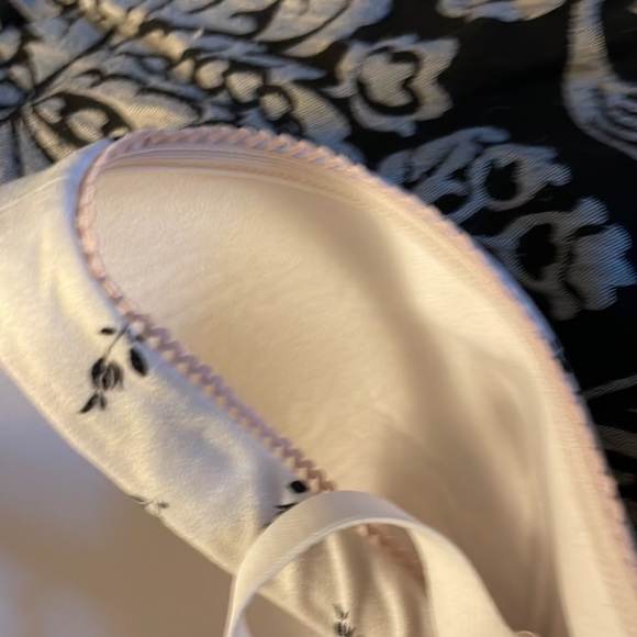 42D Cacique bra - Picture 4 of 5